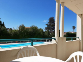 Appartement à Ciboure avec Terrasse, Piscine Chauffée et Parking - Idéal Golf et Plage - FR-1-239-551